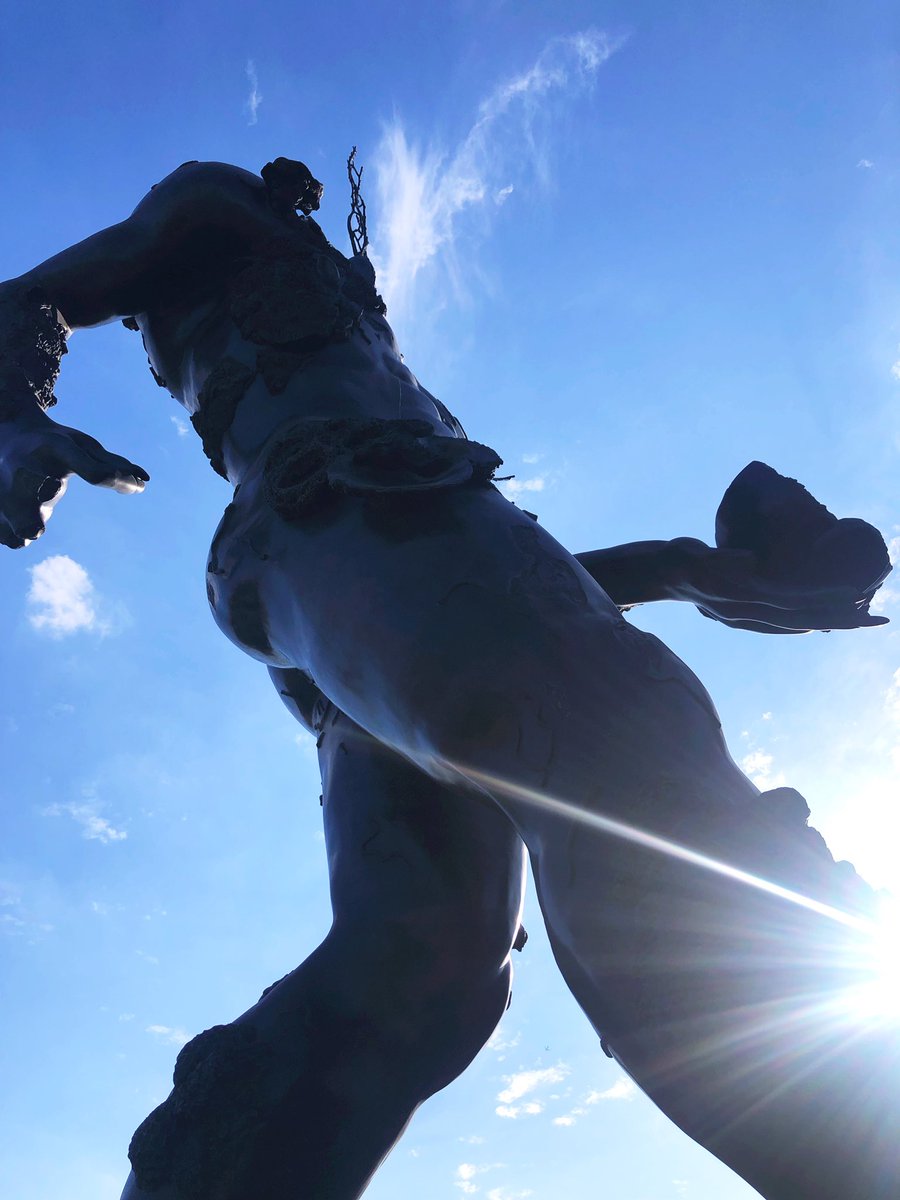 Accidentally ran into this fellow today! 
#DemonWithBowl by Damien Hirst- the Wreck of the Unbelievable. I guess the Greenwich website (below) didn’t want to spoil the joke?! 
greenwichpeninsula.co.uk/whats-here/dem…