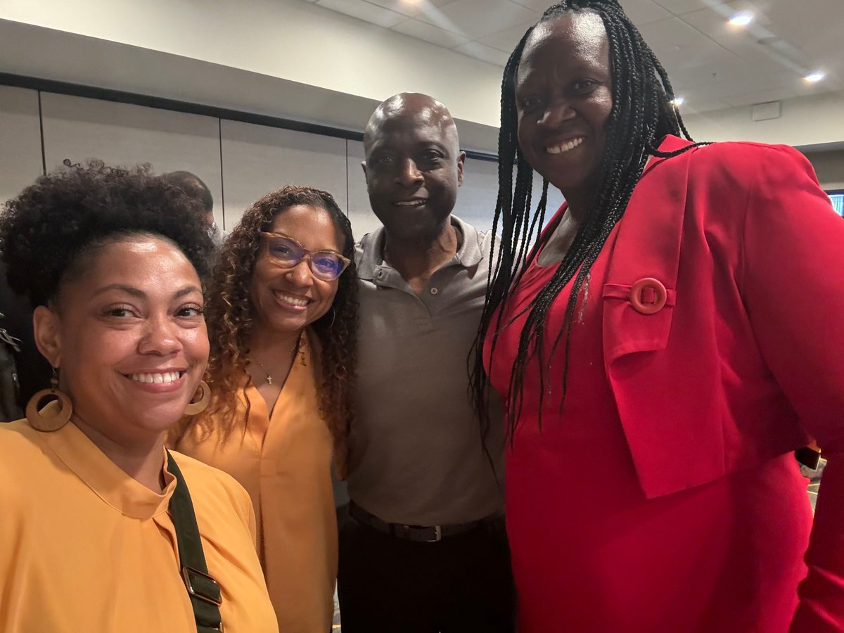 ACProbation's tweet image. 🌟 Honored to attend the OK Program’s Teammate Appreciation Banquet &amp;amp; Student Car Giveaway! Special shoutout to DPO Lockhart for receiving a Service Award for empowering Black men and boys. Your dedication inspires us all! 🙌 Let’s applaud their commitment! 💙 #OKProgram #ACPD