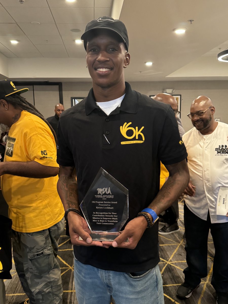 ACProbation's tweet image. 🌟 Honored to attend the OK Program’s Teammate Appreciation Banquet &amp;amp; Student Car Giveaway! Special shoutout to DPO Lockhart for receiving a Service Award for empowering Black men and boys. Your dedication inspires us all! 🙌 Let’s applaud their commitment! 💙 #OKProgram #ACPD