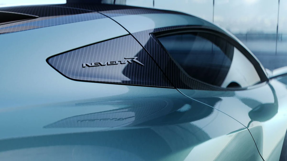 Rimac Nevera R

2,078 horsepower
0-60mph ins 1.74s
0-124mph in 4.38s
Quarter mile in 8.23s
0-186mph in 8.66s

Silliest straight line numbers I've ever seen from a factory car

youtu.be/rcxdkGP6OhY?si…