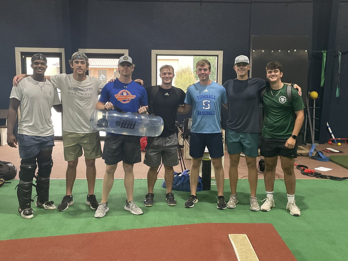 Larry Knight tweet media