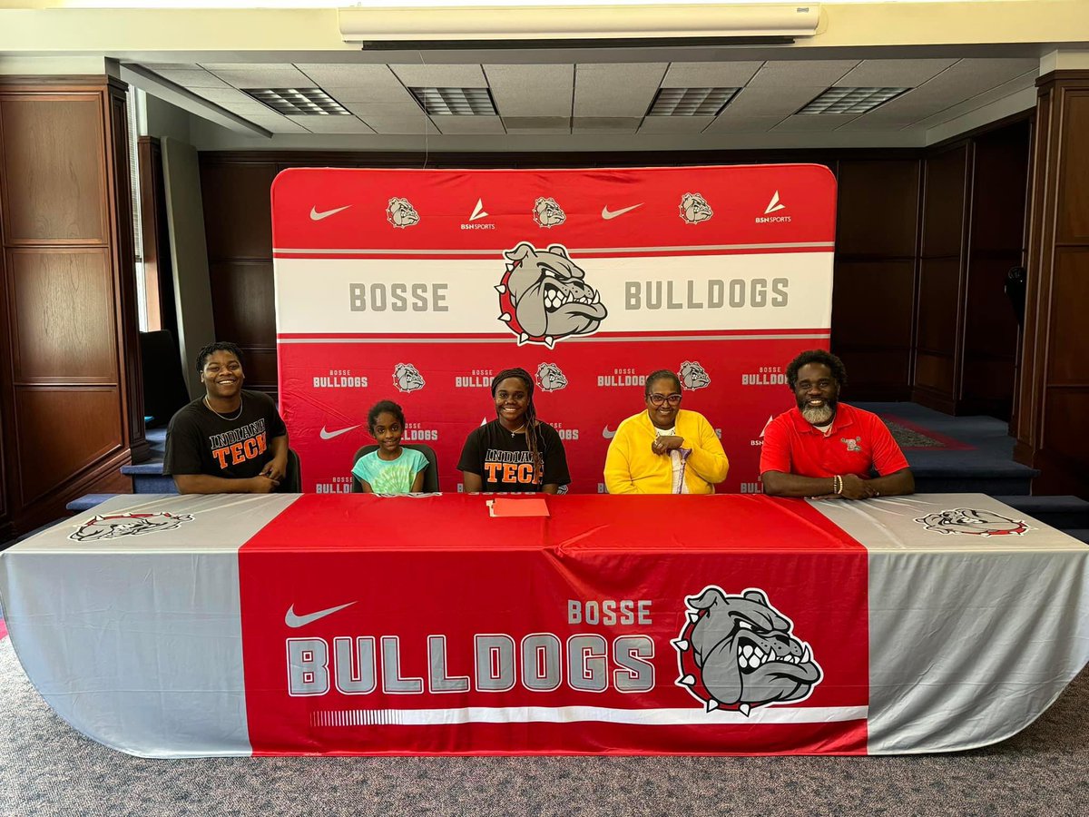 bosse_lax's tweet photo. CONGRATULATIONS to our captain, Cyn’Cere McRae, on signing with Indiana Tech to play lacrosse! We‘re so proud &amp; can’t wait to cheer her on next spring! We know Mommy is super proud of you too! 🥺❤️ 

#DayByDay 💪🏾 #BHSLax 🥍#SigningDay https://t.co/Lg3bbeS7es