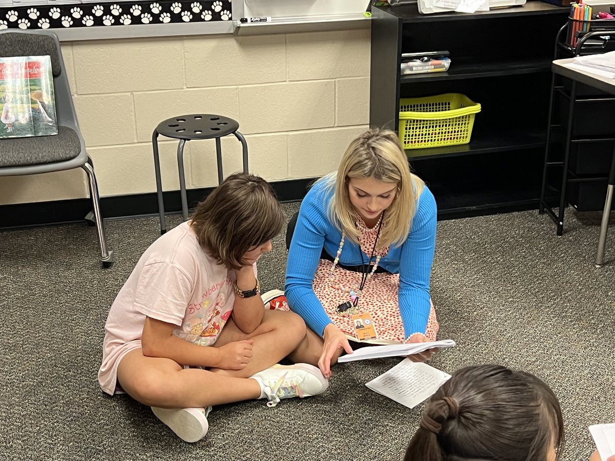 suttonamysimon's tweet photo. Absolutely full of joy &amp; awe after spending time in this classroom where Teaching to the Top is just what’s done 🙌🏼 The writing and level of engagement happening in this lesson (on day #7) was 🥹 @ChanceyHolley you crushed the Listen then ABC strategy 🫶🏻 @HumbleISD_FE https://t.co/QcvAiDGVAh