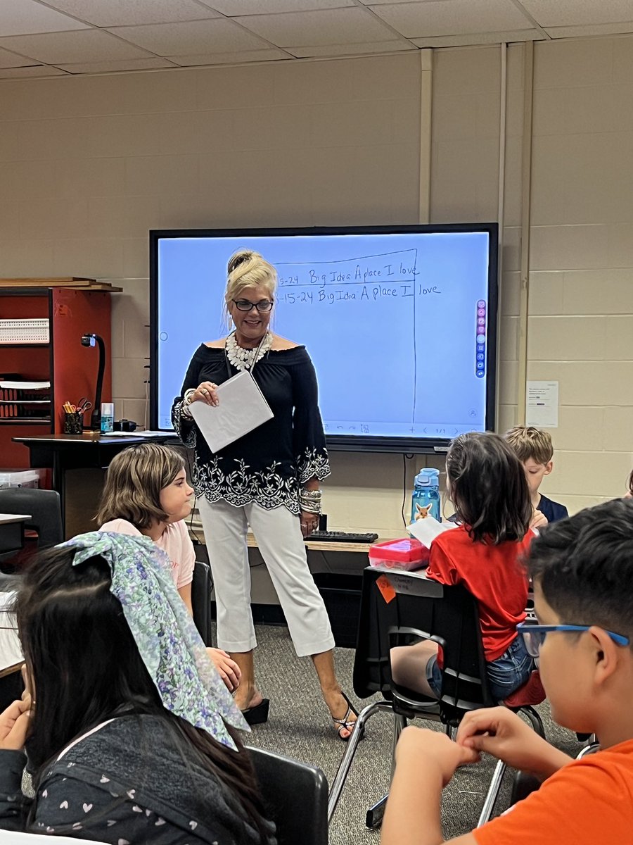 suttonamysimon's tweet photo. Absolutely full of joy &amp; awe after spending time in this classroom where Teaching to the Top is just what’s done 🙌🏼 The writing and level of engagement happening in this lesson (on day #7) was 🥹 @ChanceyHolley you crushed the Listen then ABC strategy 🫶🏻 @HumbleISD_FE https://t.co/QcvAiDGVAh