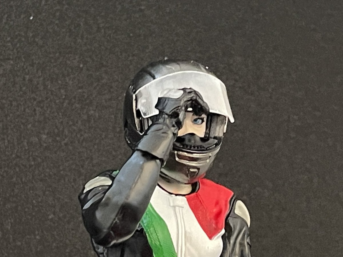 itoh_hirotaka's tweet photo. クラブM・ウーマンライダー完成❗️
お姉さんの視線。
台風も去ったので後で屋外でも撮影したいと思います。
それではお疲れ様でした❣️
#バイクプラモ盛り上げ隊
#バイク模型が好きだ
#CLUB_M
#The_Womens_Rider
#tamiyainc
#tamiya_plamodel
#タミヤ
#DUCATI
#SUPERLEGGERA_V4 https://t.co/yanmdqzczz