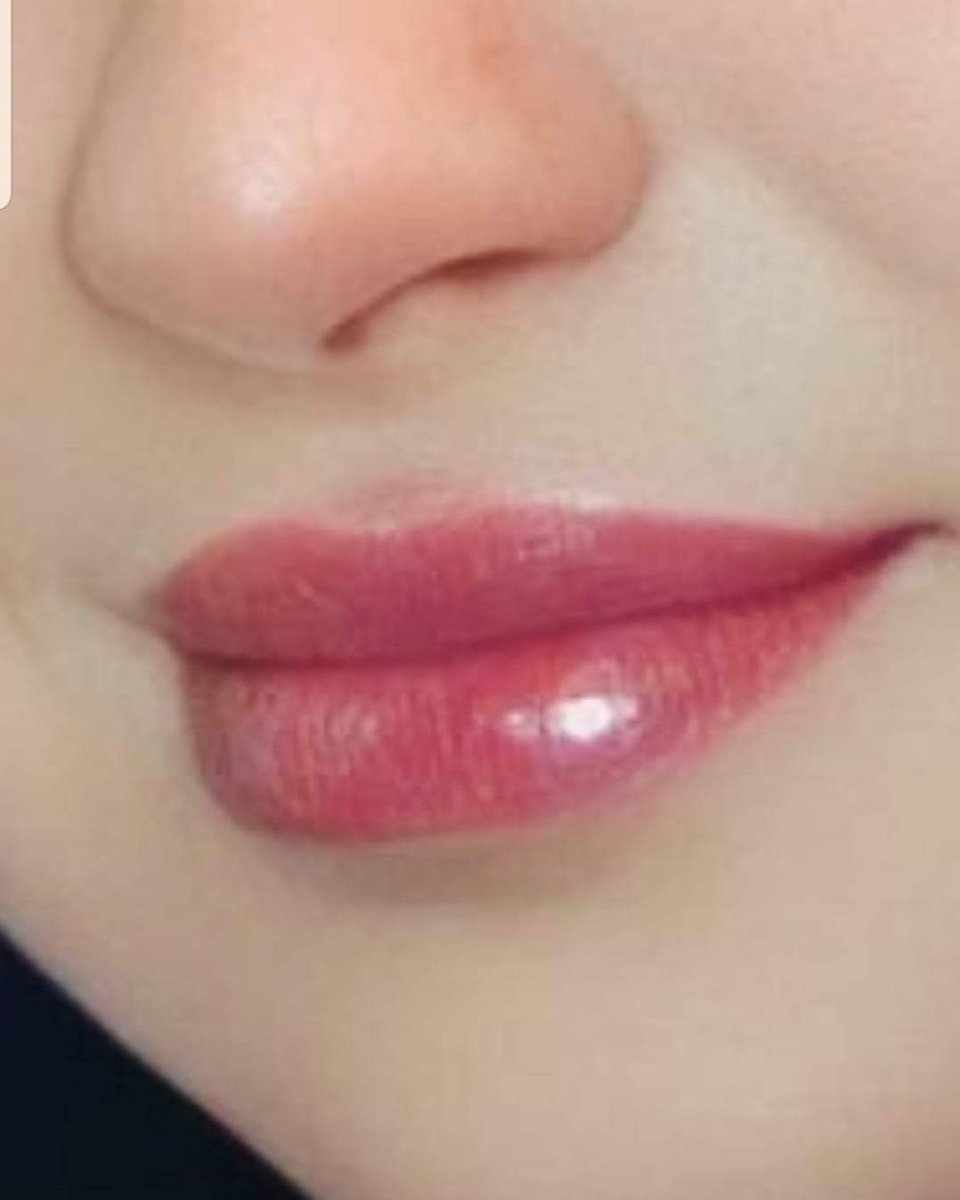 لو كان لك الخيار

بين ثلاثة خيارات

وش راح تعمل بشفايفي