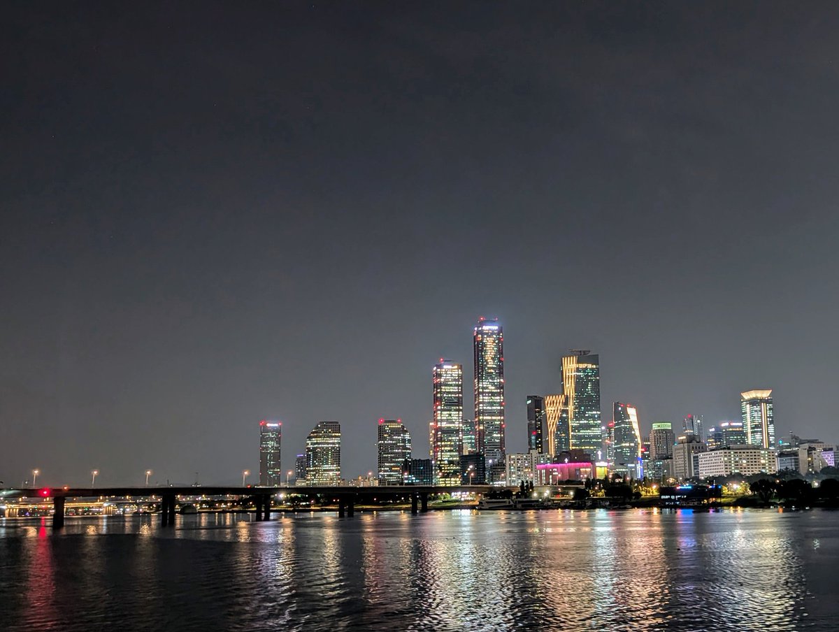 It was an incredible experience to present my research at <a href="/UniversityKorea/">Korea University</a>. Thank you Prof. <a href="/YongHoLee12/">Yong Ho Lee</a> for the invitation and the hospitality. I enjoyed this visit a lot and learned that Seoul is a multi-faceted cosmopolitan city with a profound cultural heritage.