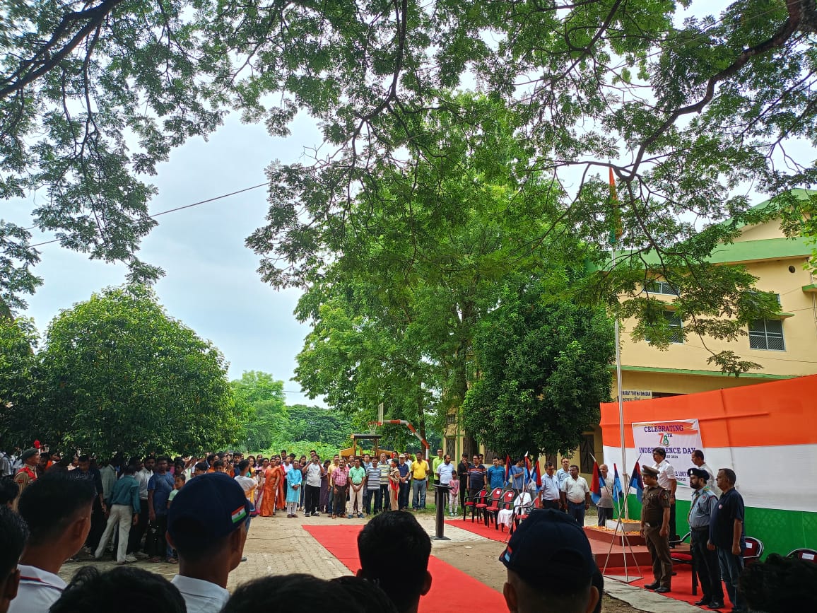 DebnathDon's tweet photo. সমূহ দেশবাসী লৈ ৭৮ সংখ্যক স্বাধীনতা দিৱসৰ শুভেচ্ছা জনালোঁ l
জয় হিন্দ,বন্দে মাতৰম। Rabindranath Tagore University❤ #IndependenceDay 🇮🇳
Rabindranath Tagore University Hojai https://t.co/88j3LV23IP