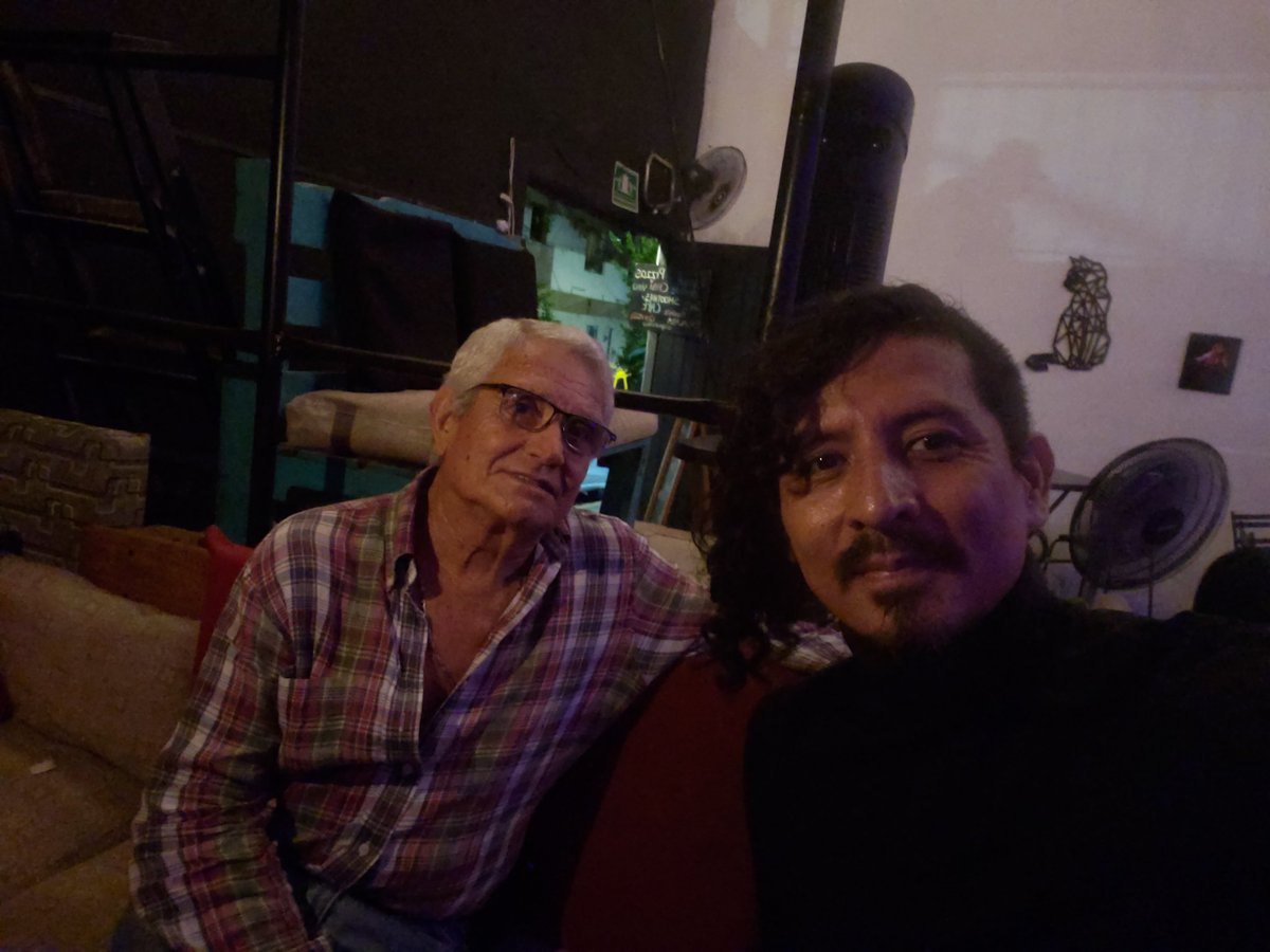 CristianGralaz's tweet photo. Ya estamos listos para platicar de Política y Humanismo en el mejor lugar de #PuertoVallarta #LaGata Foro Bar de @CoralAle  #UnMundoNuevoEsPosible https://t.co/irCAUdTs1l