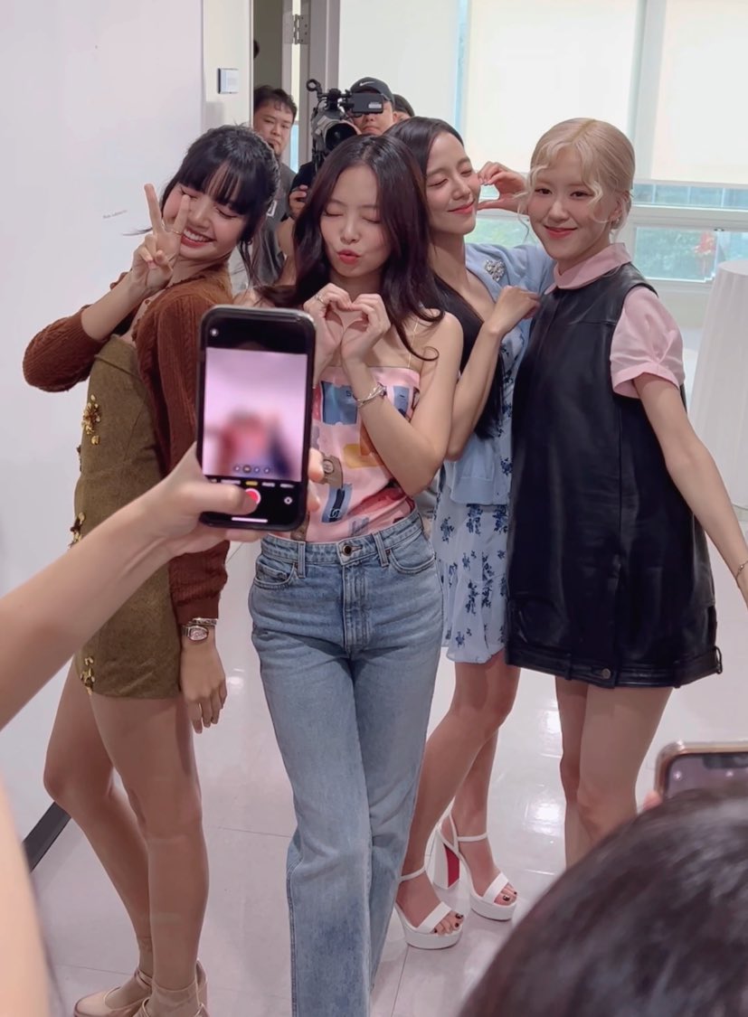 BLΛCKPIИK GLOBAL FANBASE tweet media