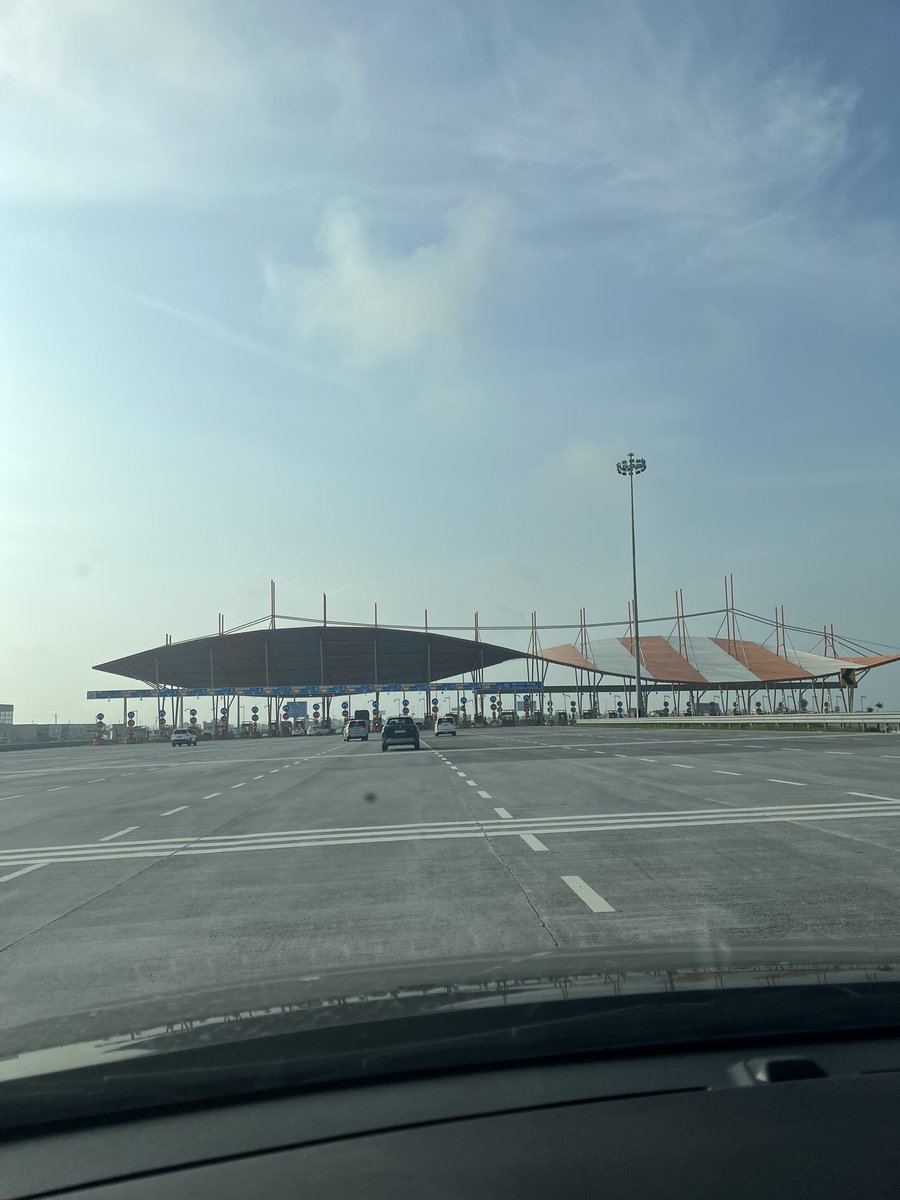 mahuaacharya's tweet photo. Gorgeous expressways #weekendpleasures #India https://t.co/0lL2GmwPnL