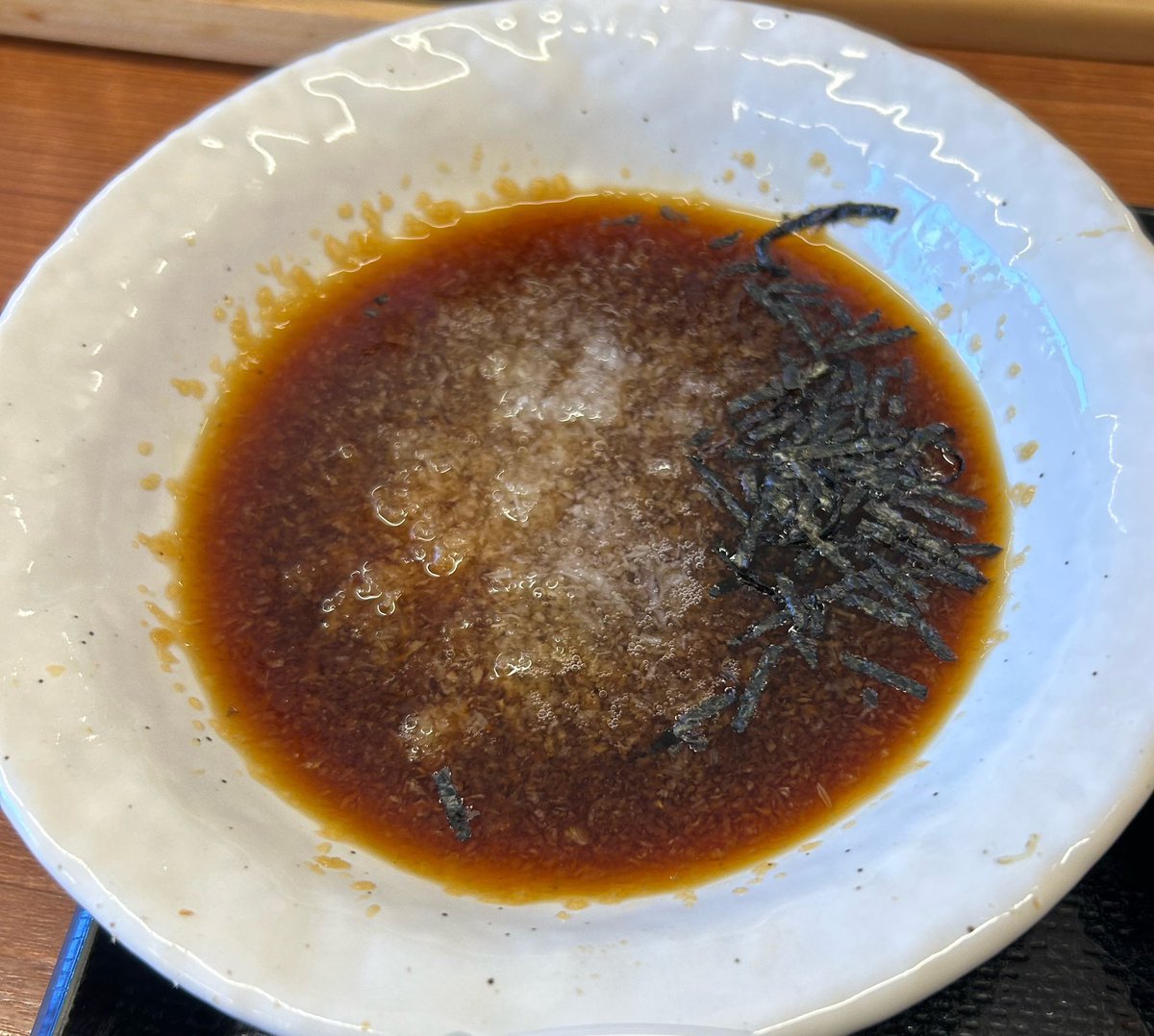 bari3367's tweet photo. 本日はかつやでランチ👍
8/16〜限定「おろしつけカツ定食」
禁断茶色の食べ物🤣チキンカツ、アジフライ、ロースカツの揚げ物!
それに豚汁とご飯におろし、つけダレがついてます🎉
なかなかロースカツとアジフライの組み合わせは1年に1回あるかないかです。
#かつや #ランチ #R407 https://t.co/UuMfnZBfM9