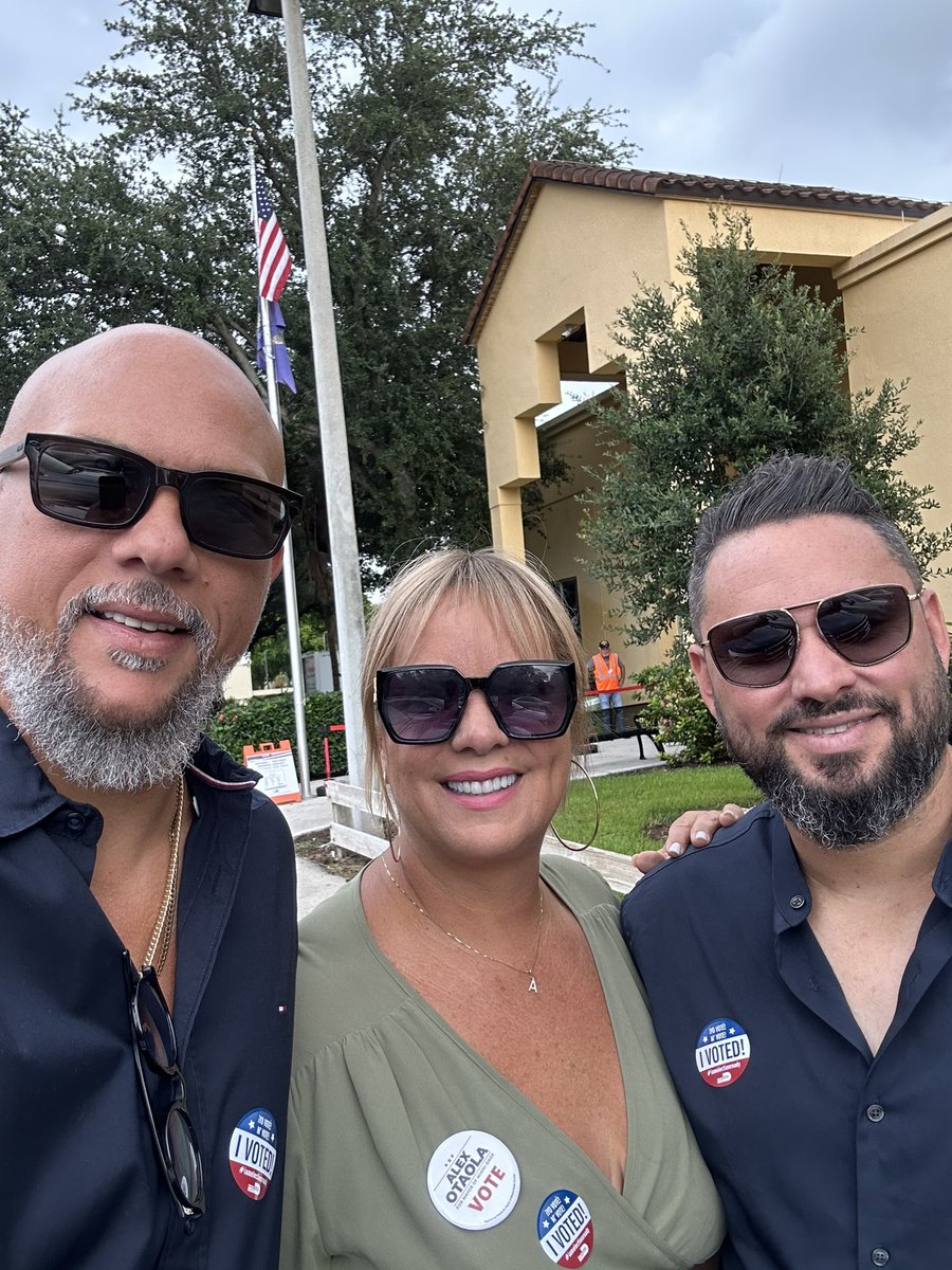 Ejerciendo el derecho y el privilegio del voto 🗳️💪 <a href="/OtaolaforMayor/">Alexander Otaola</a>