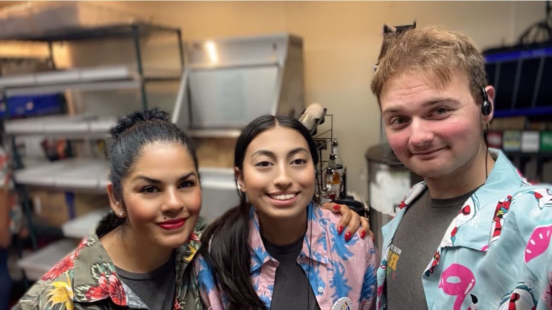 MarissaOcampo11's tweet photo. More fun pictures from Hawaiian shirt day!!! I love the sense of belonging our team is creating!! #chilislove @EricTom222 @GumpMike @NicholasBPaxton @LynAj4 @train3rgirl https://t.co/tZfbJMNru2