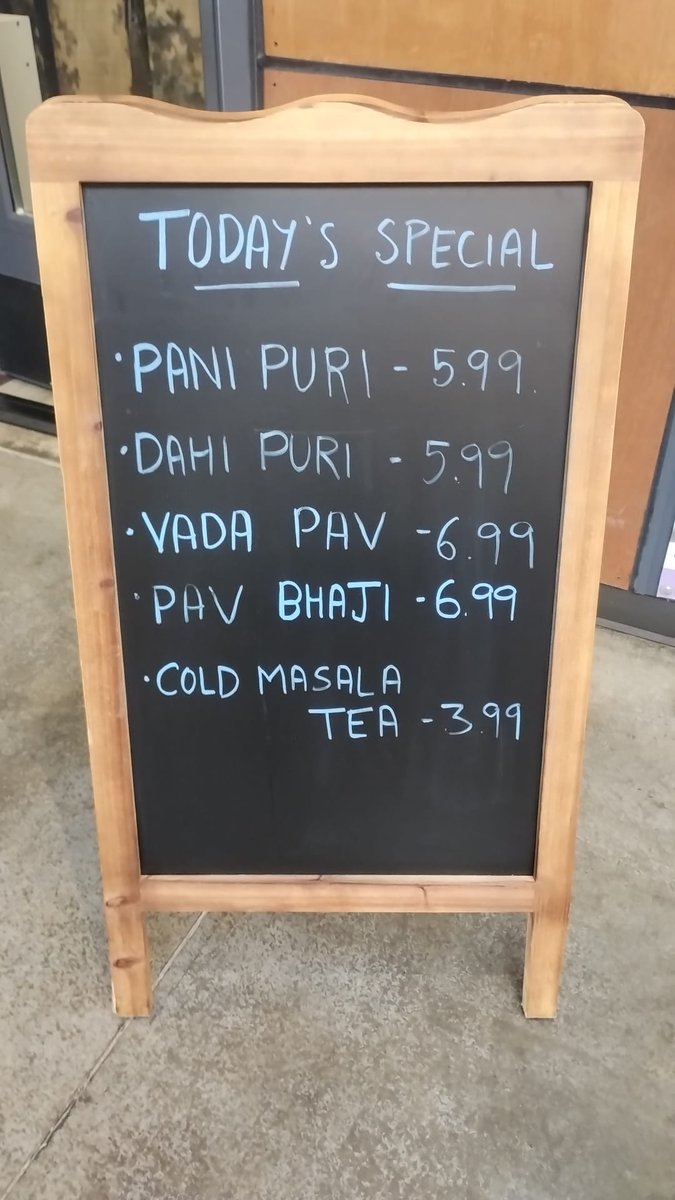 FlavoursIndiaUS's tweet image. Our weekend specials, 16-18 August 2024:

Pani Puri $5.99
Dahi Puri $5.99
Vada Pav $6.99
Pav Bhaji $6.99
Cold Masala Tea $3.99

Flavours of India
458 SE 185th Ave, #110
Portland, OR 97233

Phone:  503-840-9260

 #GreshamOR #indianfood #panipuri #vadapav #pavbhaji