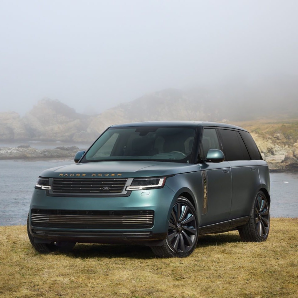 duPontREGISTRY's tweet photo. New 1-of-17 $370K 2025 Range Rover SV Carmel Edition Revealed

The new Range Rover SV Carmel Edition draws inspiration from the surrounding area’s natural beauty, with forests and ocean cliffs informing the unique color choices in the ultra-luxe SUV https://t.co/iA7nZy2lhA