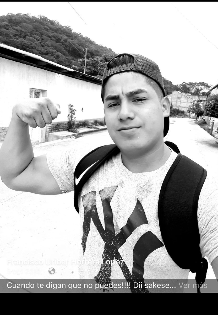 isain's tweet photo. Un grito desesperado ante las desapariciones forzadas en #Chiapas 

Desde hace dos meses, el físicoculturista, el joven dueño de un gym, desapareció como muchas otras personas han desaparecido en #FRONTERACOMALAPA y nunca más se vuelve a saber de ellos.
Este es el caso de Francisco Uriber Herrera López, mejor conocido como El Pelón y que era muy querido en ese pueblo fronterizo. Los familiares por temor a represalias de quienes se lo llevaron, nunca denunciaron su caso. 

El jueves 15, sus amigos y conocidos le redactaron este memorial. =====>>>

Tus conocidos,  amigos y clientes te fallamos. Todos por no haberte hecho viral para encontrarte.  

Tú tan popular en el pueblo de Frontera Comalapa y la región. 

Tú que cuando necesitabas de ayuda tod@s callamos. 

El día en que te levantaron en tu GYM, todo el pueblo lo sabía, pero  por el miedo todos callamos. Nadie se merece lo que te hicieron. Hoy sólo sabemos y sentimos el dolor que causaron a tu familia.

Sabes, Aún seguimos con la esperanza de volverte a ver,  así como también esperamos que regresen todos los cientos de desaparecidos de este pueblo. 

Hoy los tiempos son difíciles en la región.

Hoy no hay persona que esté libre de la terrible violencia. 

Hoy estamos ante un gobierno local muy manchado,  quizás involuntariamente, pero lo está y lo peor el gobierno estatal y nacional están sordos y ciegos ante las barbaridades en que vivimos.

Todos nos hemos dado cuenta del poder de las redes sociales para hacer viral cosas insignificantes. 

Por ejemplo el comentario del  payaso (yacson de clown) y la cantidad de reacciones que tuvo.

 Hoy cómo región fronteriza/sierra pedimos auxilio. Ayúdenos compartiendo para que nuestro tema sea noticia internacional. 

Nosotros sólo necesitamos empatía.

Hoy 15 de agosto empezaron “los abrazos” en La Hacienda, una comunidad que está entre Chicomuselo y Frontera comalapa. 

Hoy anunciaron en el barrio Cuernavaca. El barrio más grande y antiguo de municipio de FRONTERA COMALAPA. Que el día viernes 16 de agosto se realizará una reunión de manera urgente a las 2 de la tarde en la comisaría ejidal. Quien no asista se le aplicará el castigo correspondiente y si no asiste a las actividades acordadas se le quitará la vivienda.  

Háganlo viral. Solo de esta manera podemos llegar muy lejos,  en voz de auxilio.

 Háganlo por todos los inocentes que estamos en medio de esta guerra. 
Ayuda por favor.