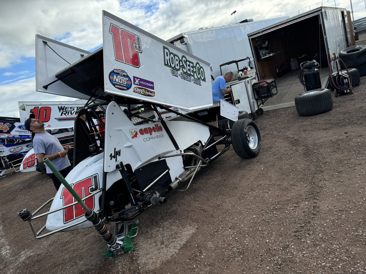 WorldofOutlaws's tweet image. More cars unloaded at @JacksonMotorplx!

#10J Justin Jacobsma
#14H Scott Winters
#17D Ryan Bickett
#44 Chris Martin