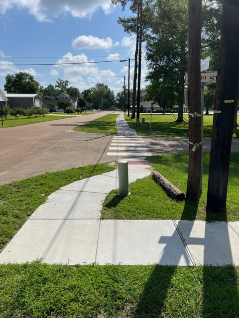 An17Com's tweet photo. PONCHATOULA—Tangipahoa Parish Government in partnership with the City of Ponchatoula recently completed work on a new handicapped-accessible sidewalk project in Ponchatoula.

Tangipahoa Parish President Robby Miller said the South 7th Street and Southwest Railroad Avenue sidewalk project was designed to connect the public transit route with Kiwanis Park, local schools, and the West Pine Street (LA 22) areas. 

Miller said the project was completed over a seven-month timeframe and was secured through federal transit grant funds and an allocation from the City of Ponchatoula. Byron Talbot was the contractor, in coordination with DDG Engineers, parish and city inspectors.

Miller said the Parish Council is expected to declare the project substantially complete at an upcoming meeting.