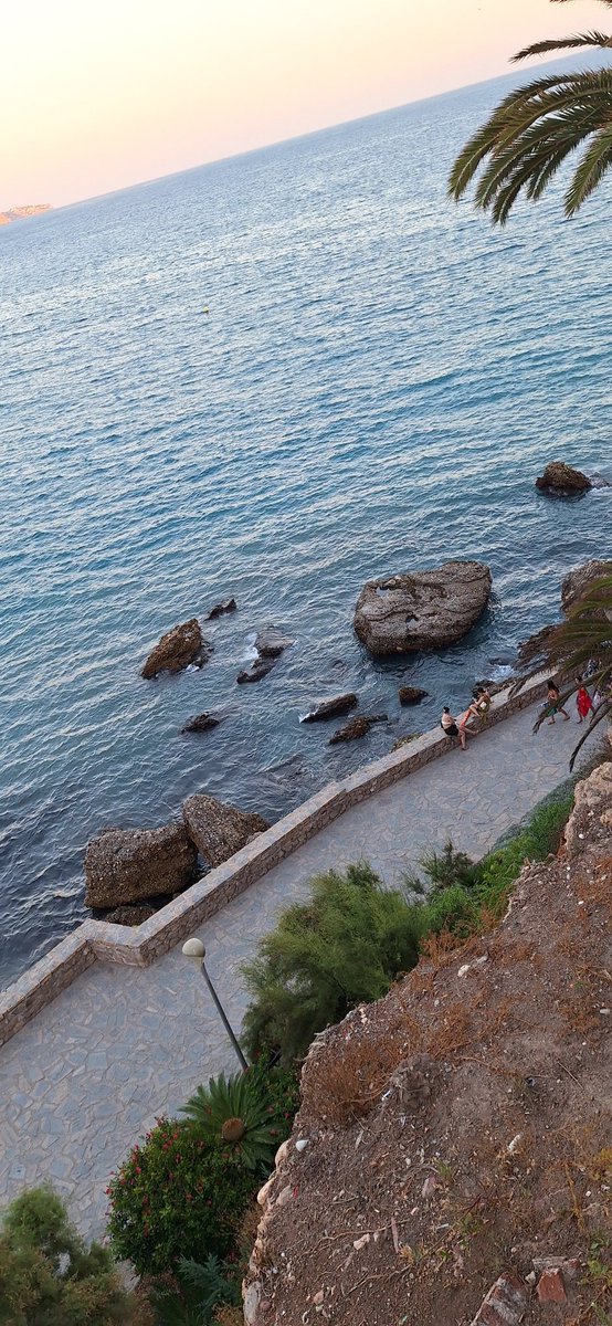 manolcan's tweet photo. Playa Calahonda #Atardecer #Nerja #Fotopostales https://t.co/S0HpI2NWQT