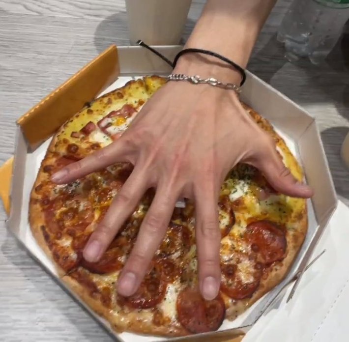 jsj_jaein's tweet photo. ㅡ @/JEANMO updates #jsjpic
Noite obrigatória de pizza (o dia de sair da dieta e amanhã voltar) https://t.co/lCmTzjHNlk
