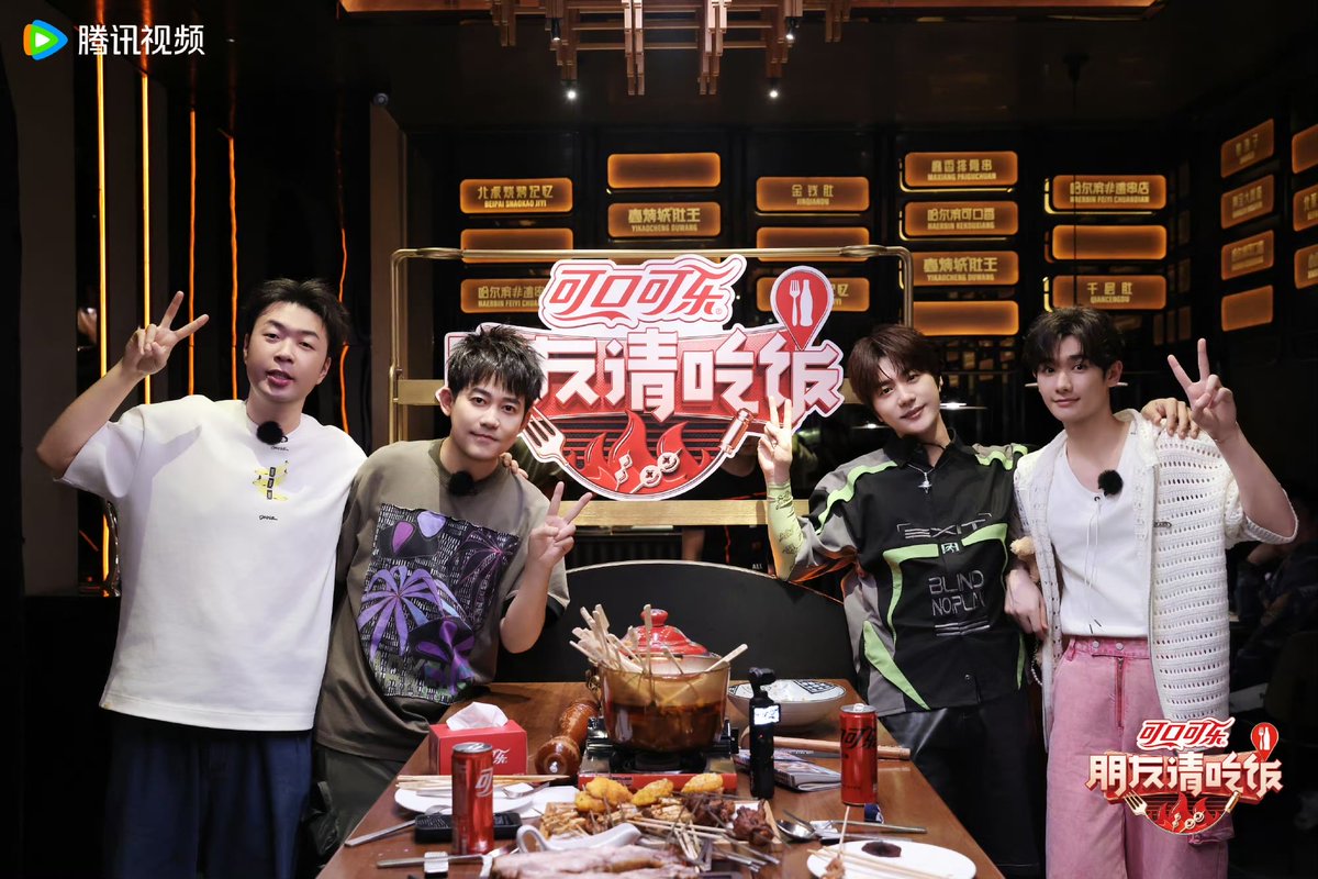 startalkent's tweet photo. Coca-Cola ชวน “นาย กรชิต” สำรวจอาหารที่เมืองฮาร์บิน ประเทศจีน รับชมทาง Tencent Video!!

#นายท่านกรชิต #高卿尘 
#Nine
#朋友请吃饭 #ATasteGathering

รายการวาไรตี้ “A Taste Gathering Season 2”มีชื่อจีนว่า “朋友请吃饭” เป็นรายการสำรวจอาหารตามเมืองต่างๆ ในประเทศจีน ซีซั่นนี้เน้นที่ธีม 'บาร์บีคิว' โดย Coca-Cola ชวนเพื่อน ๆ คนดังจากหลากหลายวงการมารับประทานอาหารด้วยกัน พวกเขาเดินทางไปยังเมืองต่างๆ เพื่อเล่นเกมส์กับเพื่อนๆ ปิ้งบาร์บีคิวกับอาหารพิเศษประจำท้องถิ่น แบ่งปันเรื่องราวเกี่ยวกับอาหาร แขกรับเชิญรายการได้ “นาย กรชิต บุญสถิต์ภักดี” หรือ ชื่อจีนว่า “高卿尘” (เกาชิงเฉิน) หนุ่มไทยที่กำลังโด่งดังในแดนมังกร ร่วมกันสำรวจอาหารที่เมืองฮาร์บิน ประเทศจีน

รายการวาไรตี้ “A Tasty Gathering Season 2” ออกอากาศทาง Tencent Video ทุกวันอังคาร เวลา 17.00 น. (เวลาในประเทศไทย) สามารถรับชมย้อนหลัง EP.09 & EP.10 ได้แล้วบน Tencent VideoShow Youtube Channel ถือเป็นรายการวาไรตี้เรียกรอยยิ้ม สนุกๆ และดูกันได้เพลินๆ

สามารถติดตามเก็บภาพความประทับใจในกิจกรรมนี้ได้ทาง คีย์เวิร์ค: LOVE TASTE NNINE และ แฮชแท็ก: #朋友请吃饭 , #ATasteGathering
แฟนๆสามารถร่วมติดตามและสนับสนุนผลงานของ “นาย กรชิต” นักร้องและนักแสดงหนึ่งในความภาคภูมิใจของชาวไทย สามารถเข้าไปดูเพิ่มเติมใน Hastag Twitter: #นายท่านกรชิต, #高卿尘 , #Nine
รวมถึงสามารถติดตามช่องทางออนไลน์บนแพลตฟอร์มต่าง ๆ “ของนาย-กรชิต”ได้ที่
IG :  naninenaii92
Twitter : @naninenai99
Weibo: 高卿尘Nine
Studio : @高卿尘Nine工作室
