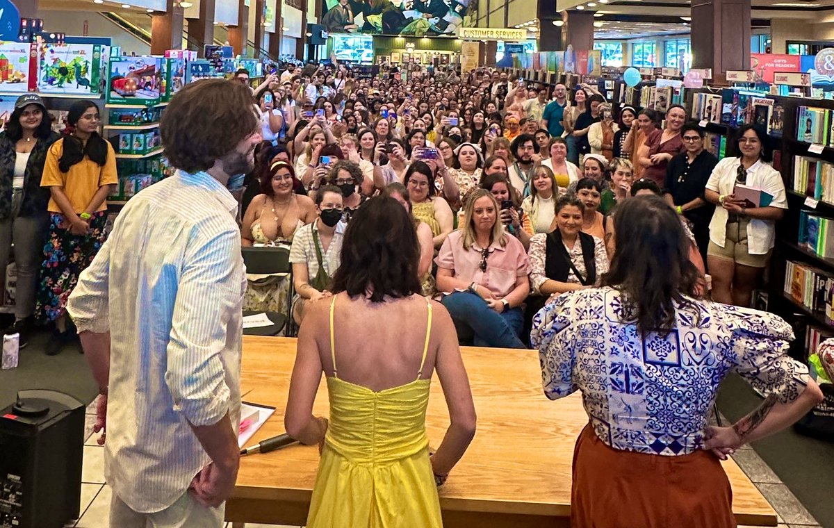 charliecapen's tweet photo. 300+ people coming out to support #CaseyMcQuiston’s new book, “The Pairing”. https://t.co/yYhZKdGoVm