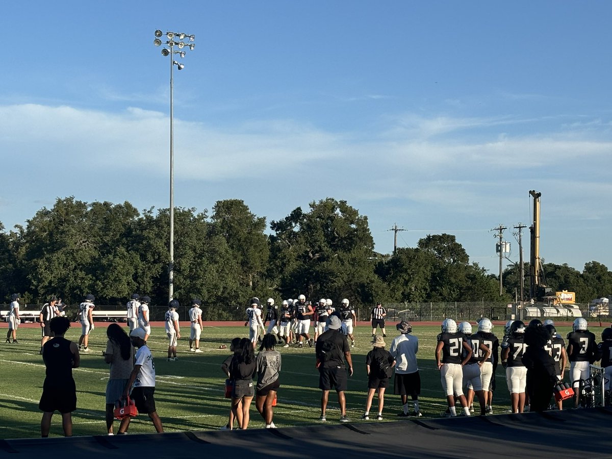 It’s a great day to watch some Eastside Panther football 🏈 <a href="/PawsUp_Sports/">Eastside Panthers Athletics</a>