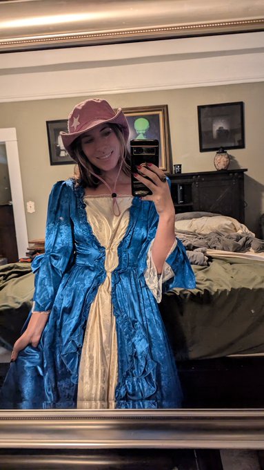 Watch Audrey's leaked NSFW photo on TwXstars