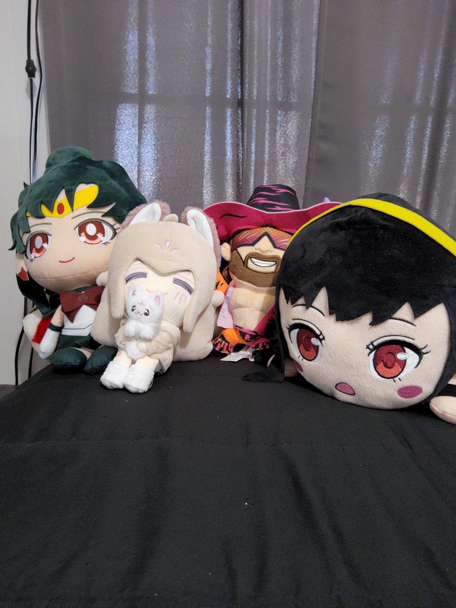 Goldtaker13's tweet image. Today, my official @foxplushy plushie came in, and it&apos;s adorable. Also, she can hang out with yor, sailor Pluto, and the macho man randy savage oh yeah. #foxplushy #machomanrandysavage #yorspyxfamily #sailorpluto #plushie