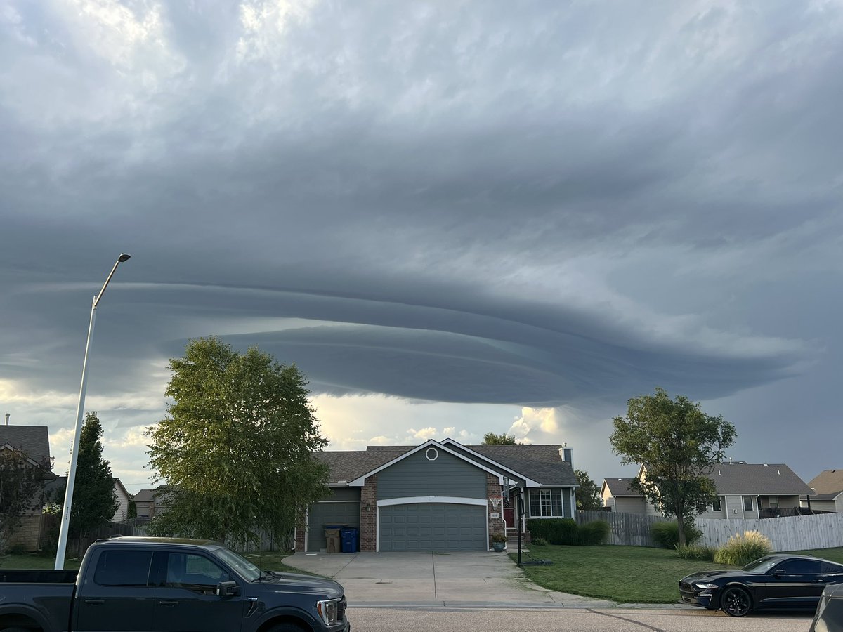 Tanner Swift tweet media