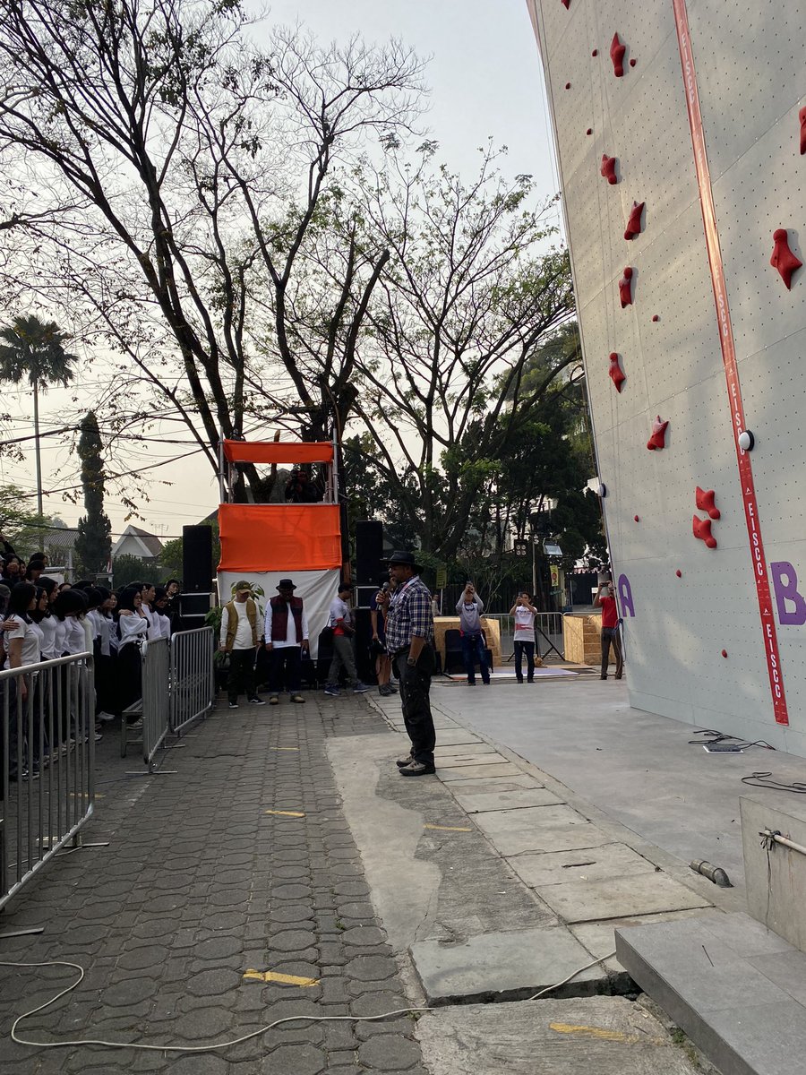 eigeradventure's tweet photo. Tengah berlangsung upacara bendera peringatan Hari Kemerdekaan Indonesia ke-79🇮🇩
#HUT_RI_79 #SetFreeToClimb https://t.co/mUmumwcit5