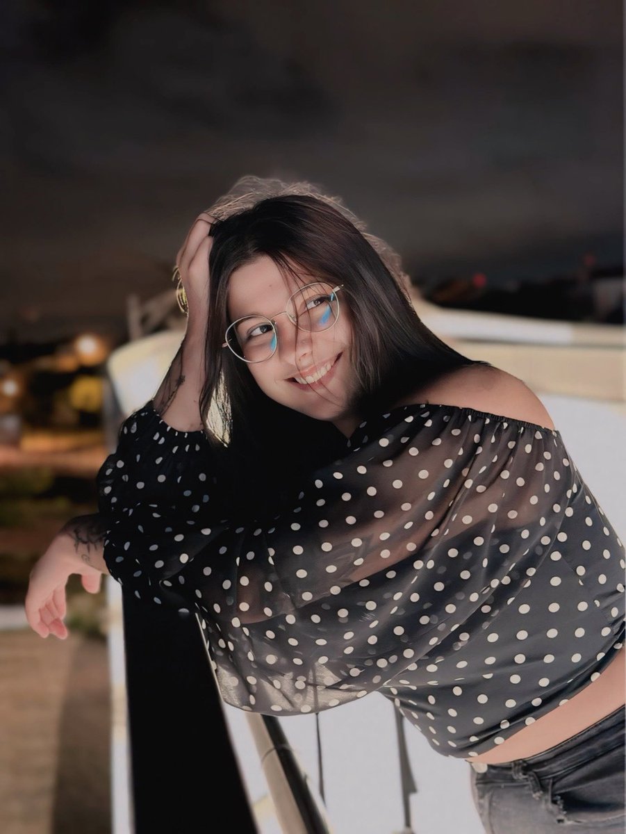 CatiaMariaa's tweet photo. Vim só dizer olá 😬 https://t.co/egiViAbPeN