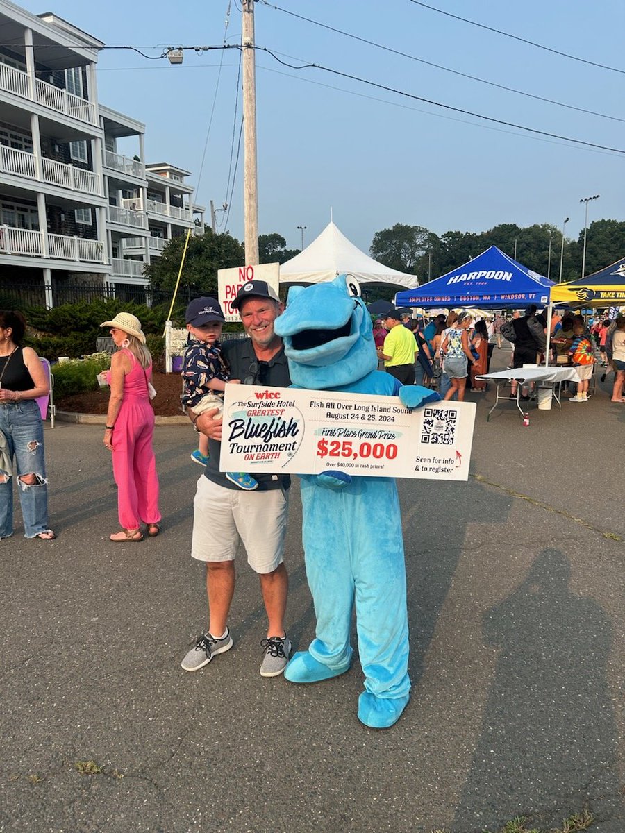 BluefishTourn's tweet photo. Tonight, Todd is at Milford Oyster Eve!

We're signing people up for the WICC @surfsidehotel Greatest Bluefish Tournament on Earth 🪝 Look for Todd tomorrow at the Oyster Festival, stop by your bait &amp; tackle shop, or https://t.co/Q4cQmrsZJE to register. https://t.co/zcKSxBnGOm