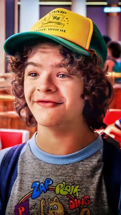 MillkeysYT's tweet photo. Jynxzi really do be looking like the toothless kid from stranger things https://t.co/1bO4OQ2bGS