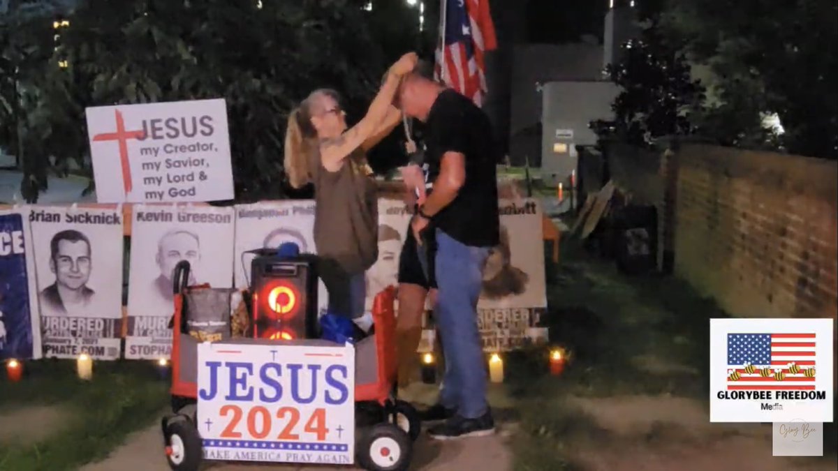 TheJoeyMama's tweet photo. ๐คฃ
#FreedomCorner is now giving out โPatriot Awardsโ which is comprised of a Certificate of Appreciation & a fake gold medal.
โOhio Patriot Mom & Dadโ provide unlimited toilet paper for the Eagleโs Nest.
Asses keeping asses clean
LMAO! https://t.co/bmJVA1VDk6