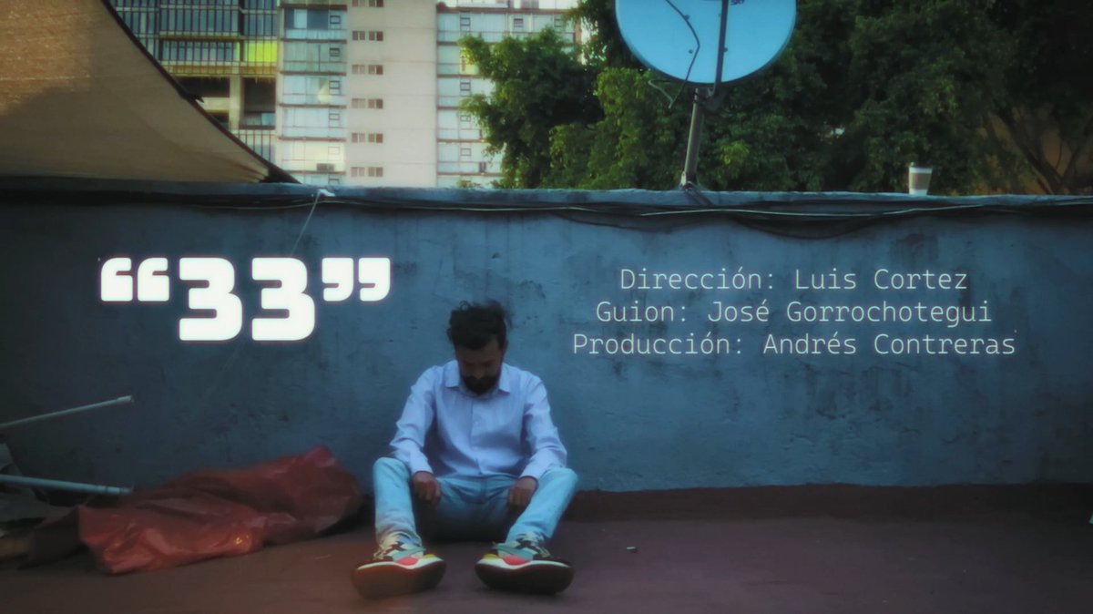 Escena final de nuestro nuevo video oficial titulado “Treinta y Tres” disponible 6 de septiembre ✨
Pre-guarda nuestro lanzamiento en Spotify 👇
show.co/MCi59kj 🪐