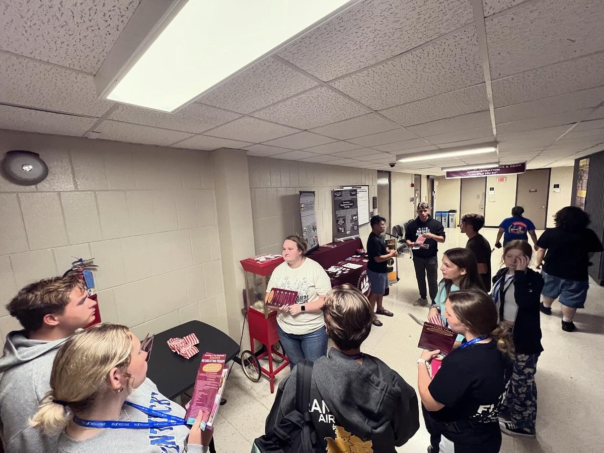 EKU_CHS's tweet image. Big E Welcome CHS Open House round 2! 🌟