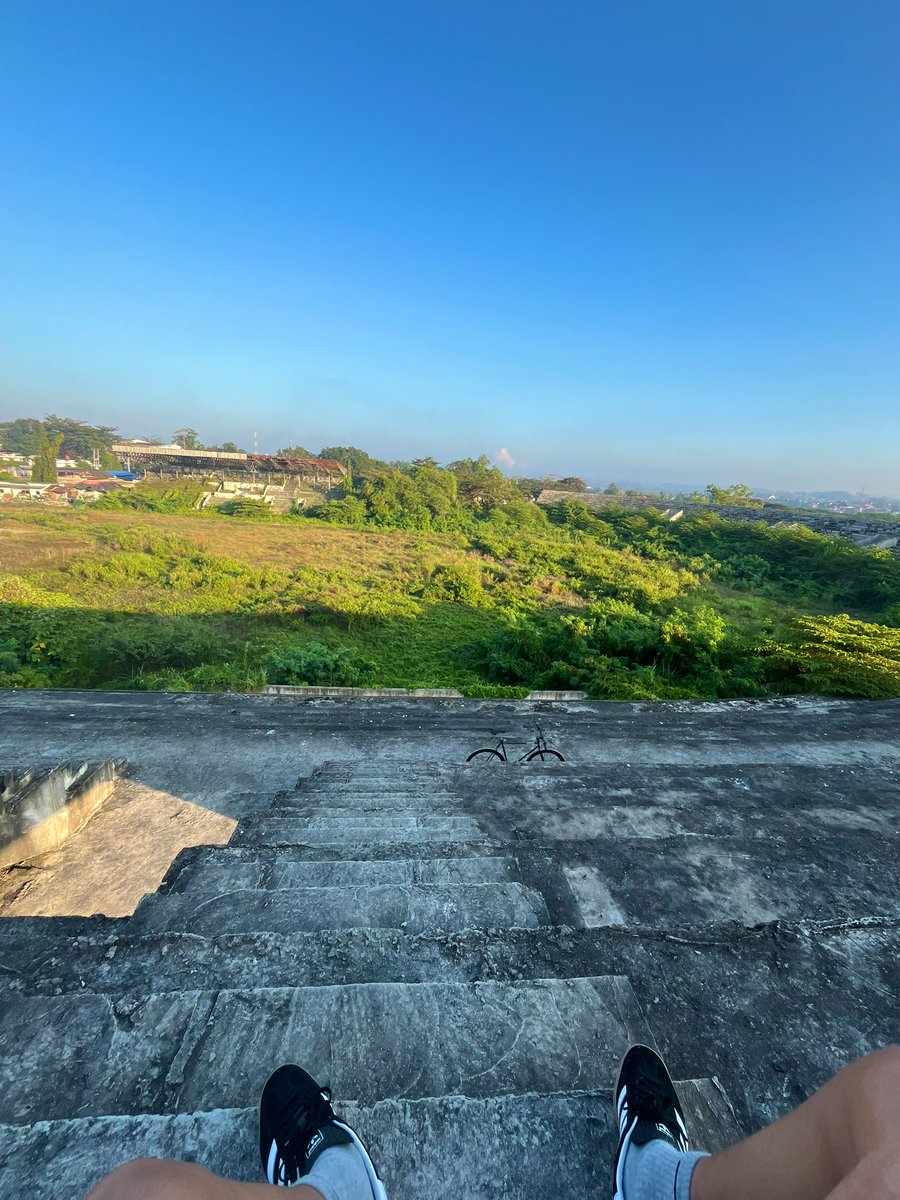 Ахмад Ариф tweet media