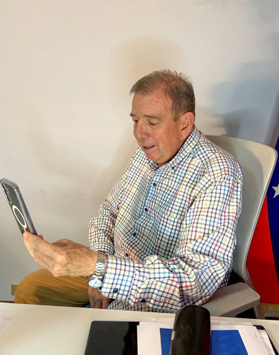 Edmundo González (@edmundogu) on Twitter photo Conversé con <a href="/turkabdala/">Washington Abdala</a>, representante de Uruguay ante la OEA y agradecí en nombre de los venezolanos su brillante intervención. No estamos solos, la región nos acompaña. Conversé con <a href="/turkabdala/">Washington Abdala</a>, representante de Uruguay ante la OEA y agradecí en nombre de los venezolanos su brillante intervención. No estamos solos, la región nos acompaña.