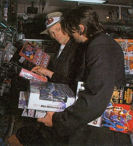 CHARLIEBOT34's tweet photo. I wish I had enough followers that i could post images of Karl Urban and Viggo Mortensen in japan buying gundam in 2003 and a dozen people would reply "real" https://t.co/rUoTa9pwM0
