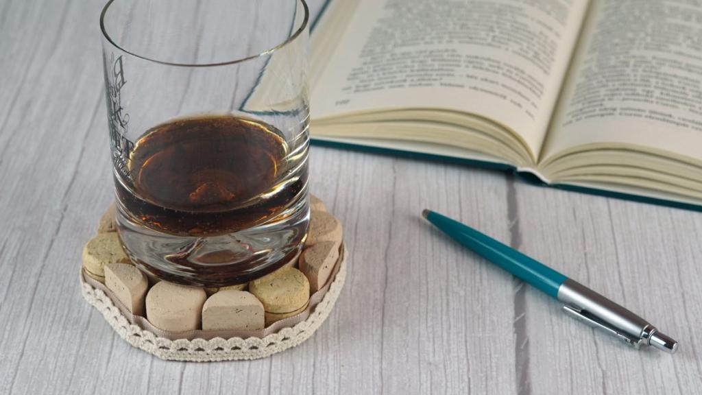 Joliepktx's tweet image. Looking for a fun and easy DIY project? Explore a variety of creative DIY coaster ideas shared by different bloggers! 🎨✨
👉lakehomes.site/3YLDSi4 

📷diys. com

#DIYcoasters #homemadecoasters #creativecoasterideas #DIYproject #craftycreations #homemadeart #coasterdesigns