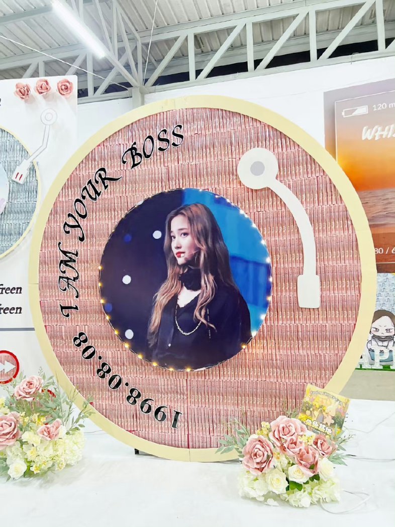 TuTuFamily's tweet photo. 𝑯𝒂𝒑𝒑𝒚 26𝒕𝒉 𝑩𝒊𝒓𝒕𝒉𝒅𝒂𝒚 𝑷𝒂𝒓𝒕1
不停旋转的唱片
不息流淌的爱意
一圈一圈 愈发深刻
回荡在脑海里的 是你 
是我们一起走过的印记 ​​​
@srchafreen
#กดบัตรTHEFreenAIRY
#THEFreenAIRYꕤ
#srchafreen #GIRLFREEN https://t.co/ho9LJSiSLL