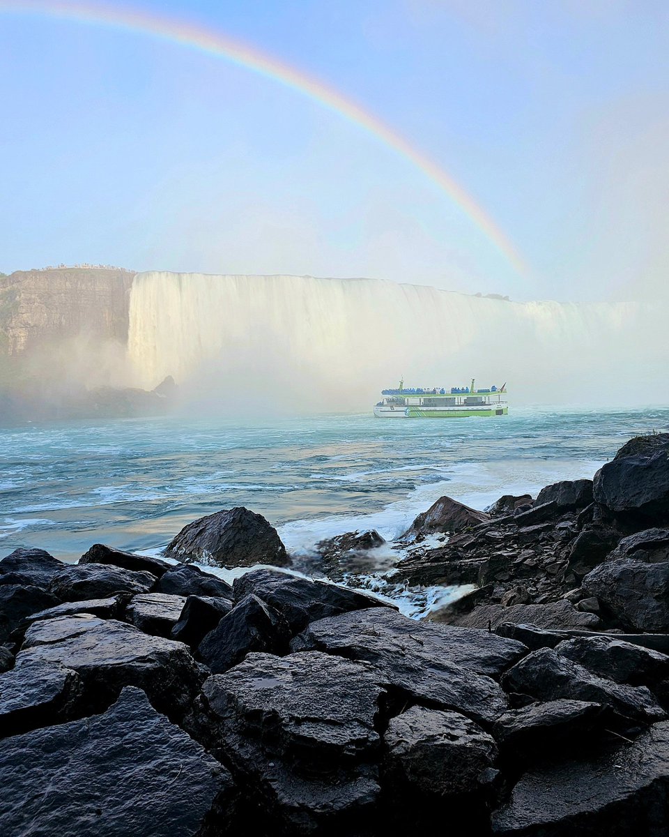 Kat_in_niagara's tweet photo. Boat cruise and rainbow scene yesterday. 🩵❤️ #niagarafalls @ThePhotoHour #StormHour #ShareYourWeather #waterfall https://t.co/zwXe6htE1a