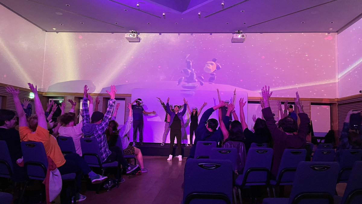 pcmcreative's tweet photo. @BeccyDSouza @NottmPlayhouse Come play @brendanAbradley’s #npcmusical Los Angeles meets Long Eaton for @edfringe producing collab! https://t.co/OTZ9ZEcT74
#360video https://t.co/vRxsNJtxCO