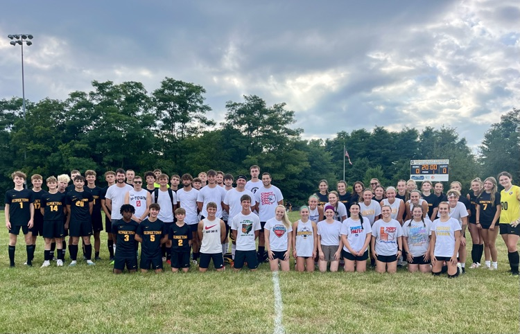 Gtown_Athletics's tweet photo. Perfect evening for our soccer alumni scrimmage. Alumni game out victorious and we finished right before the downpour! 🌧️ Thanks to everyone the helped make tonight a success! ⚫️🟡⚽️#IgniteInspireInstill https://t.co/8hiFnC2Gmp