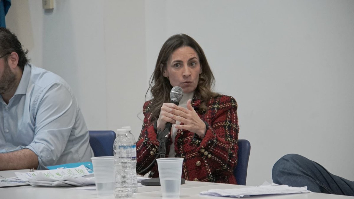 Peronismociudad's tweet photo. Dimos inicio en @UMETeduar al ciclo de charlas “1974 - 2024: 50 años del Modelo Argentino para el Proyecto
Nacional”

Panel:
@mbarroetavena 
Noemi Brenta 
@CarlabPitiot 

Moderación de Pedro Gallardo.

Unas fotos de lo que fue un debate necesario de cara al futuro de la patria. https://t.co/bpQfBfiOKt