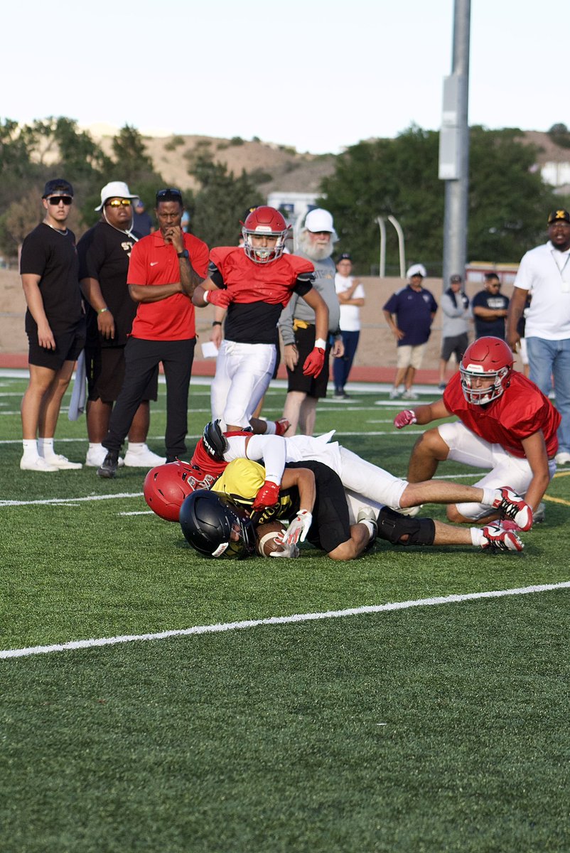 gabettrujillo's tweet photo. one week out exactly, ready for my senior season 
@BernalilloF @PrepRedzoneNM @JamesDYodice https://t.co/Ox8LB79GeH