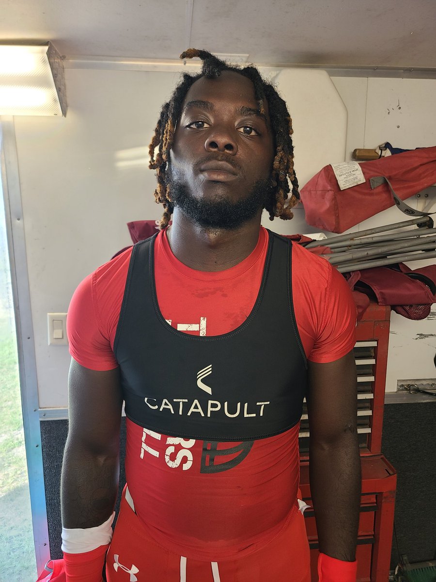 BVEvery's tweet photo. At 127 3q @GregPeacock21 2yd td run than @Daseanhoward1 2pt run now Glynn 16 Wayne 10 @scoreatlanta @gpbscores @SoGaFootball https://t.co/e91G2XHvux