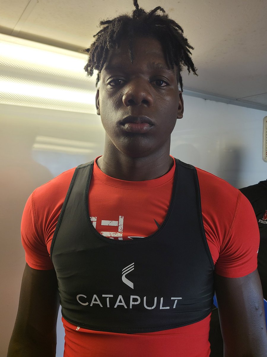 BVEvery's tweet photo. At 127 3q @GregPeacock21 2yd td run than @Daseanhoward1 2pt run now Glynn 16 Wayne 10 @scoreatlanta @gpbscores @SoGaFootball https://t.co/e91G2XHvux